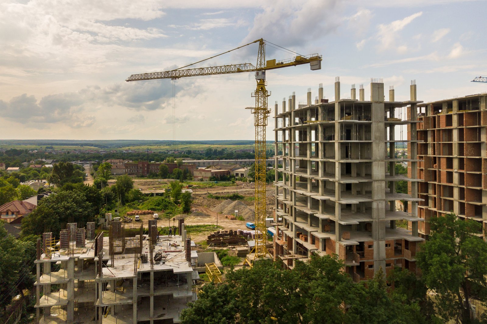 aerial view of tower lifting crane and concrete fr 2024 12 06 16 13 49 utc scaled