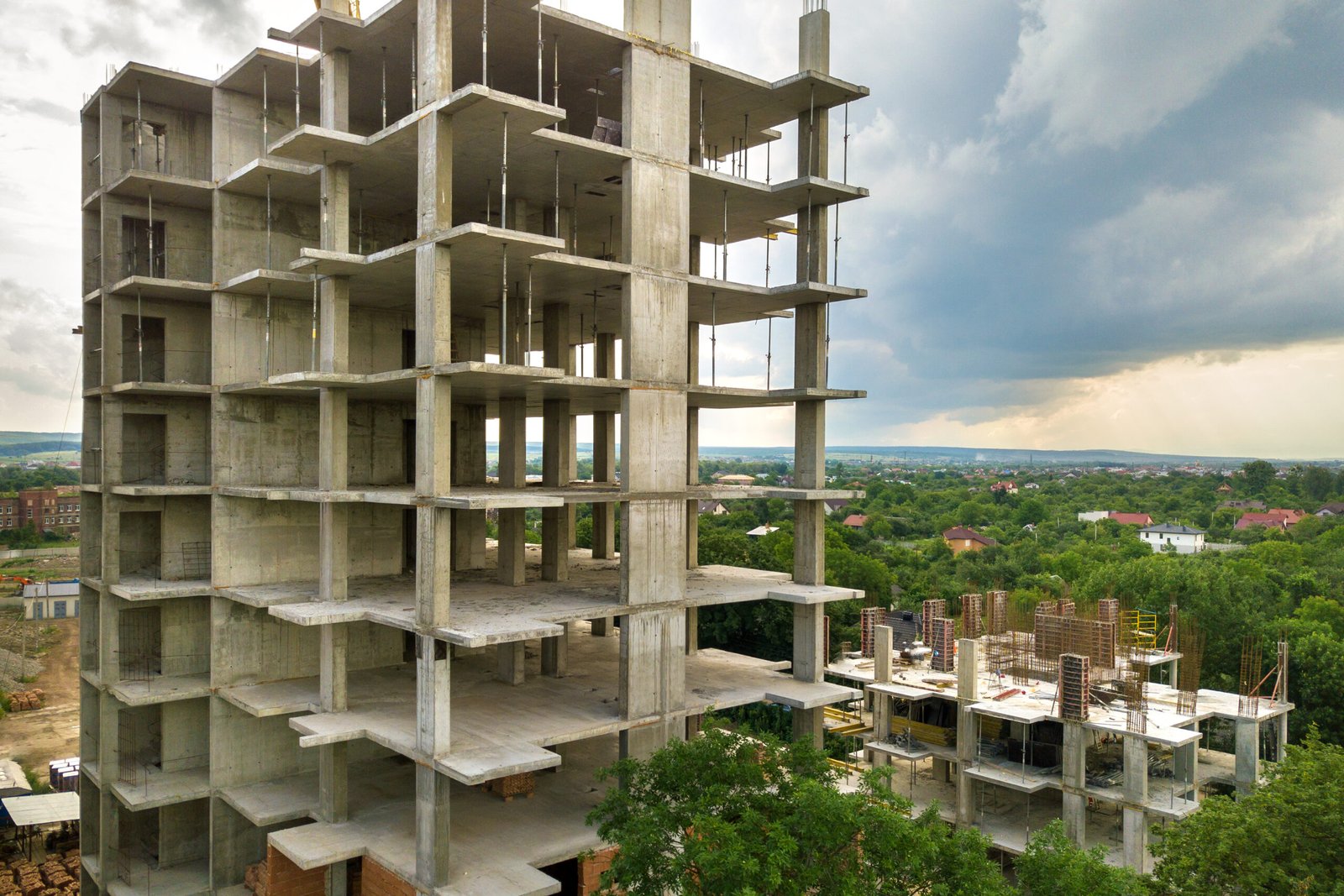aerial view of tower lifting crane and concrete fr 2024 12 06 22 39 49 utc scaled